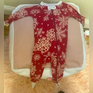 Burt’s Bees Red Winter Snowflake Footies 3-6 months